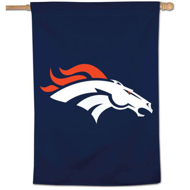 Bandera vertical con el logotipo de los Denver Broncos de 28" x 40"