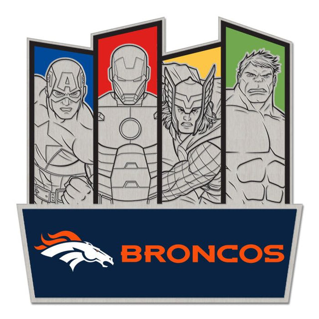 Tarjeta de joyería con pin de colección de Marvel de los Denver Broncos/Marvel (C) 2021