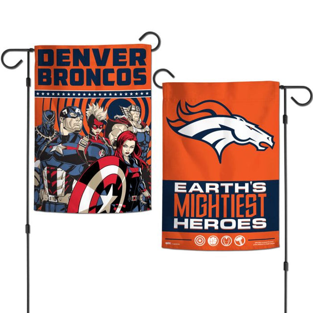 Banderas de jardín de Marvel de los Denver Broncos/Marvel (C) 2021, de 2 lados, 12,5" x 18"