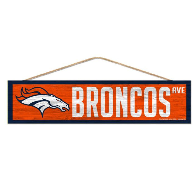 Letrero de madera de los Denver Broncos con cuerda de 4" x 17"