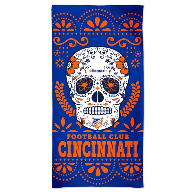 Toalla de playa Spectra con calavera de azúcar del FC Cincinnati de 30" x 60"