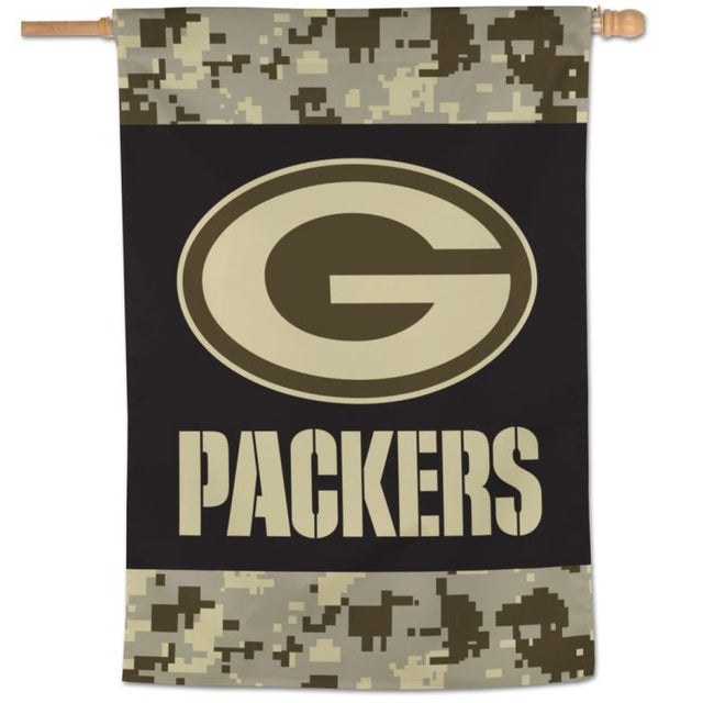 Bandera vertical con camuflaje digital de los Green Bay Packers de 28" x 40"