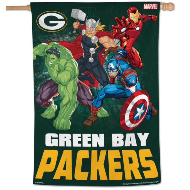 Green Bay Packers / Marvel (C) Bandera vertical Marvel 2022 de 28" x 40"