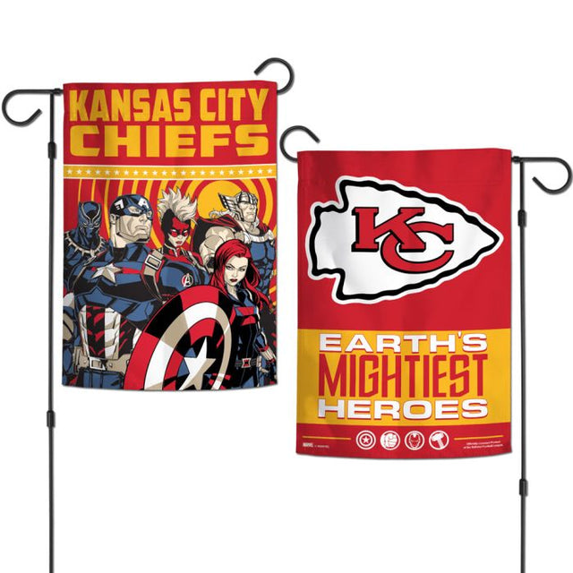 Banderas de jardín de Marvel de los Kansas City Chiefs/Marvel (C) 2021, de 2 lados, 12,5" x 18"