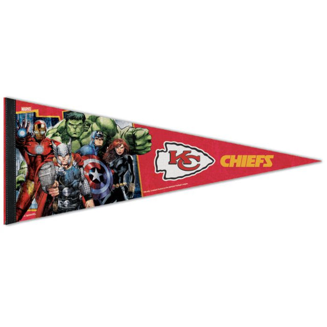 Kansas City Chiefs / Marvel (C) Banderín premium de Marvel 2022 de 12" x 30"