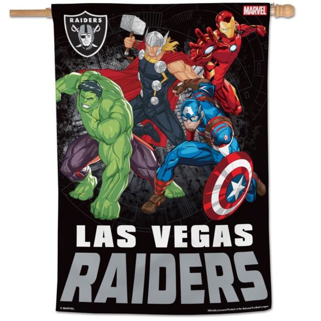 Bandera vertical de Marvel de 28" x 40" de Las Vegas Raiders/Marvel (C) 2021