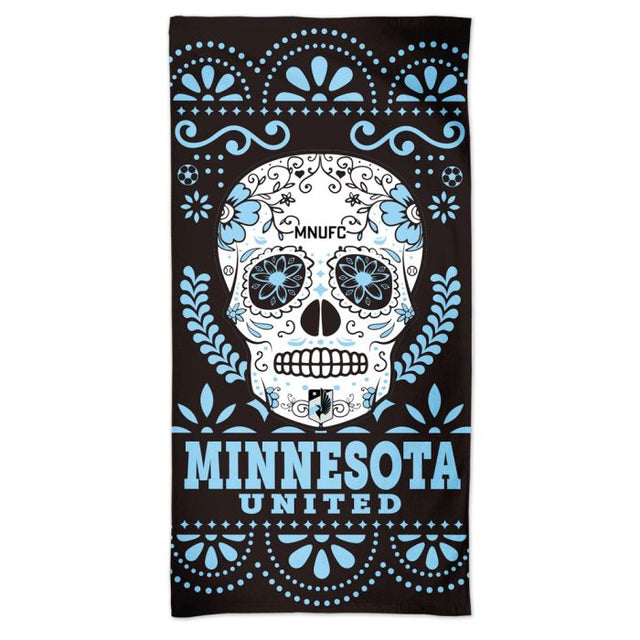 Toalla de playa Spectra con calavera de azúcar del Minnesota United FC, 30" x 60"