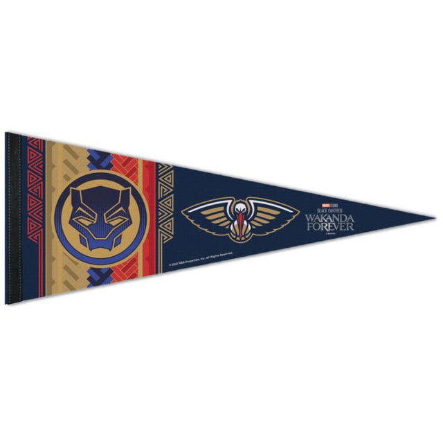 Banderín premium de Marvel de New Orleans Pelicans/Marvel (C) 2022 de 12" x 30"