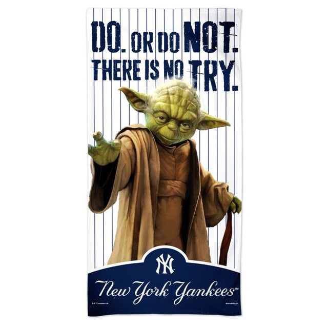 New York Yankees / Star Wars Yoda Spectra Beach Towel 30" x 60"