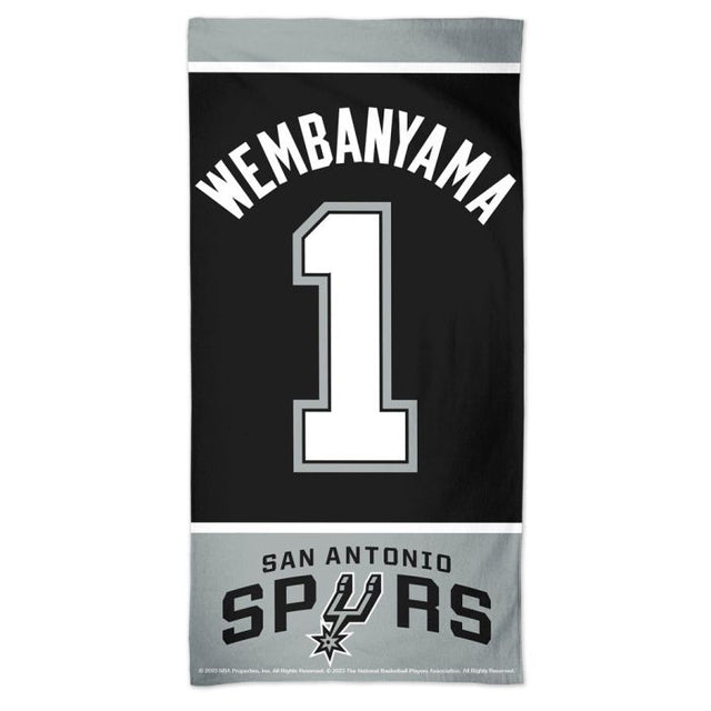 Toalla de playa Spectra de los San Antonio Spurs de 30" x 60" de Victor Wembanyama