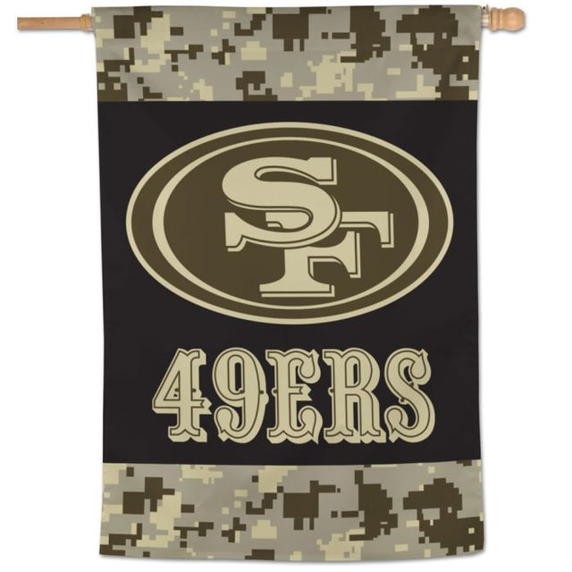 Bandera vertical con camuflaje digital de los San Francisco 49ers de 28" x 40"