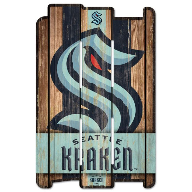 Letrero de madera para valla con el nombre de Seattle Kraken