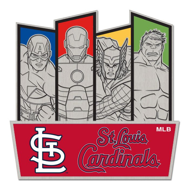 Tarjeta de joyería con pin de colección de MARVEL de los St. Louis Cardinals/Marvel (c) 2021