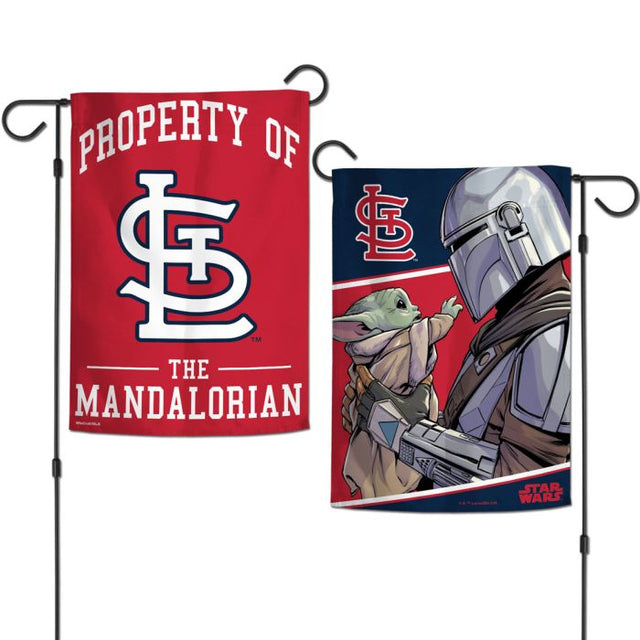 Banderas de jardín de los St. Louis Cardinals / Star Wars Mandalorian de 2 lados, 12,5" x 18"