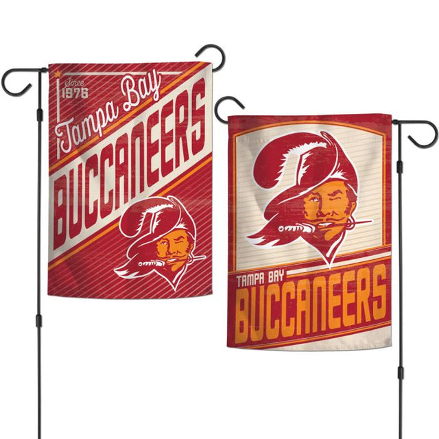 Banderas de jardín retro con logotipo clásico de Tampa Bay Buccaneers, de 2 lados, 12,5" x 18"