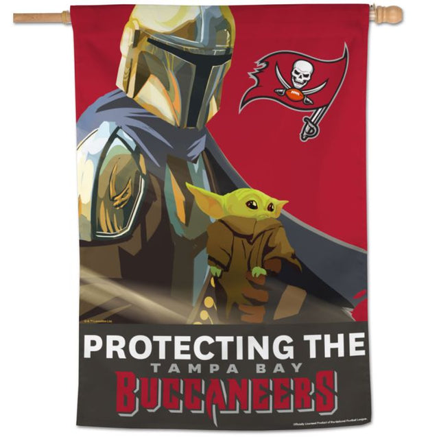 Bandera vertical de los Tampa Bay Buccaneers y Star Wars Mandalorian de 28" x 40"