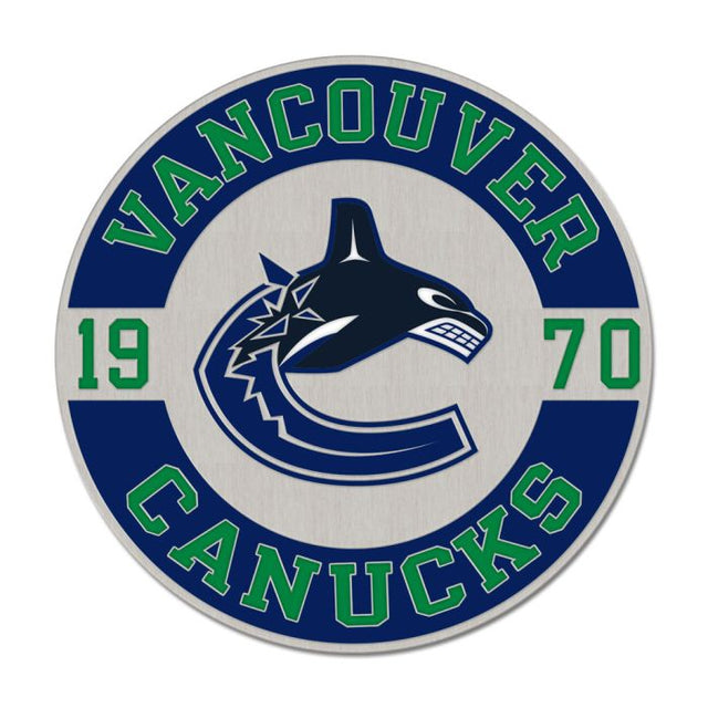 Vancouver Canucks round est Collector Enamel Pin Jewelry Card