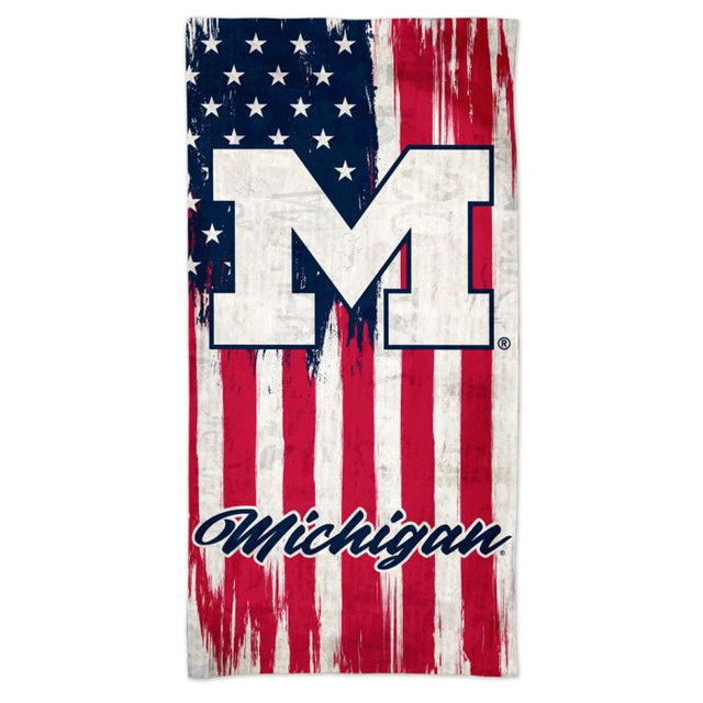 Toalla de playa Spectra PATRIOTIC de los Wolverines de Michigan, 30" x 60"