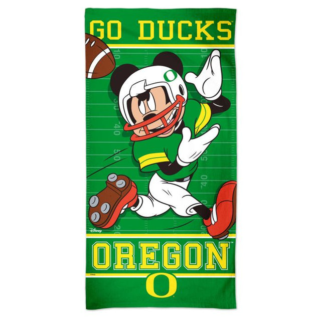 Toalla de playa Spectra de 30" x 60" con el logo de los Oregon Ducks y el equipo de fútbol americano de Mickey Mouse de Disney