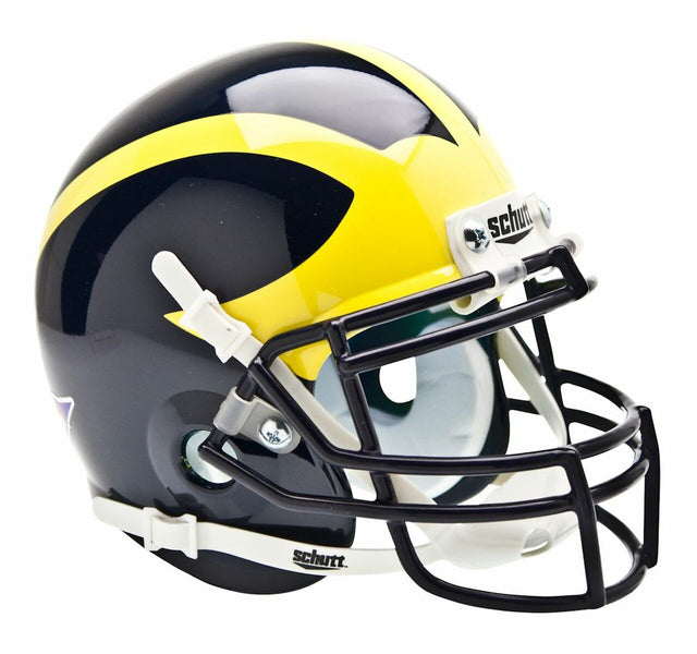 Casco Schutt Mini de los Wolverines de Michigan