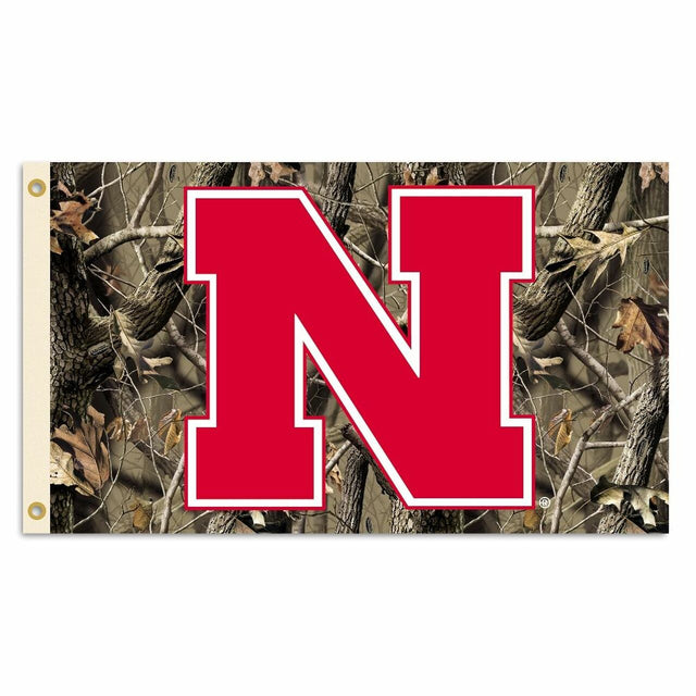 Bandera de los Nebraska Cornhuskers de 3 x 5 con el logotipo de camuflaje Realtree 2013