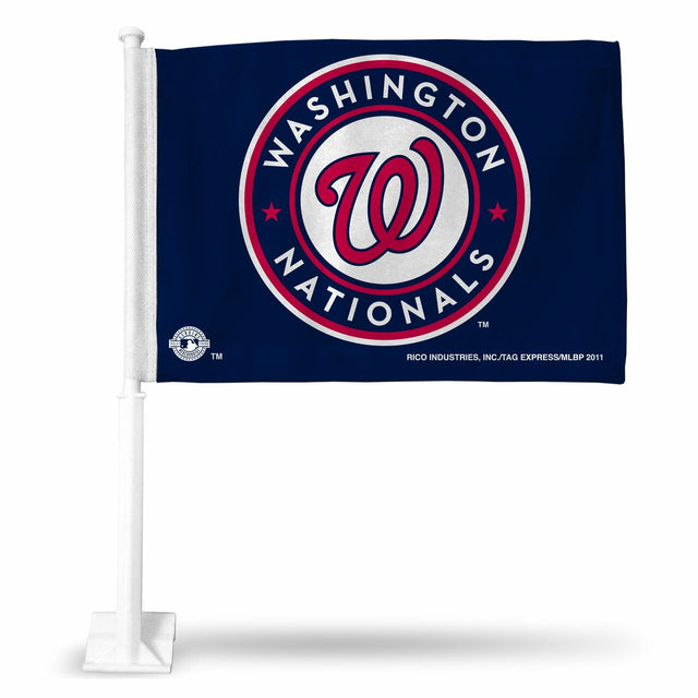 Auto con la bandera de los Washington Nationals