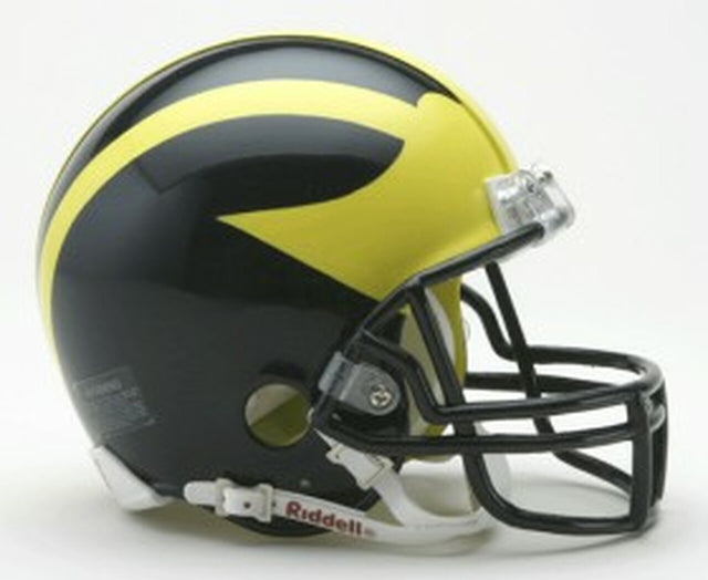 Réplica de casco en miniatura de los Wolverines de Michigan con máscara Z2B